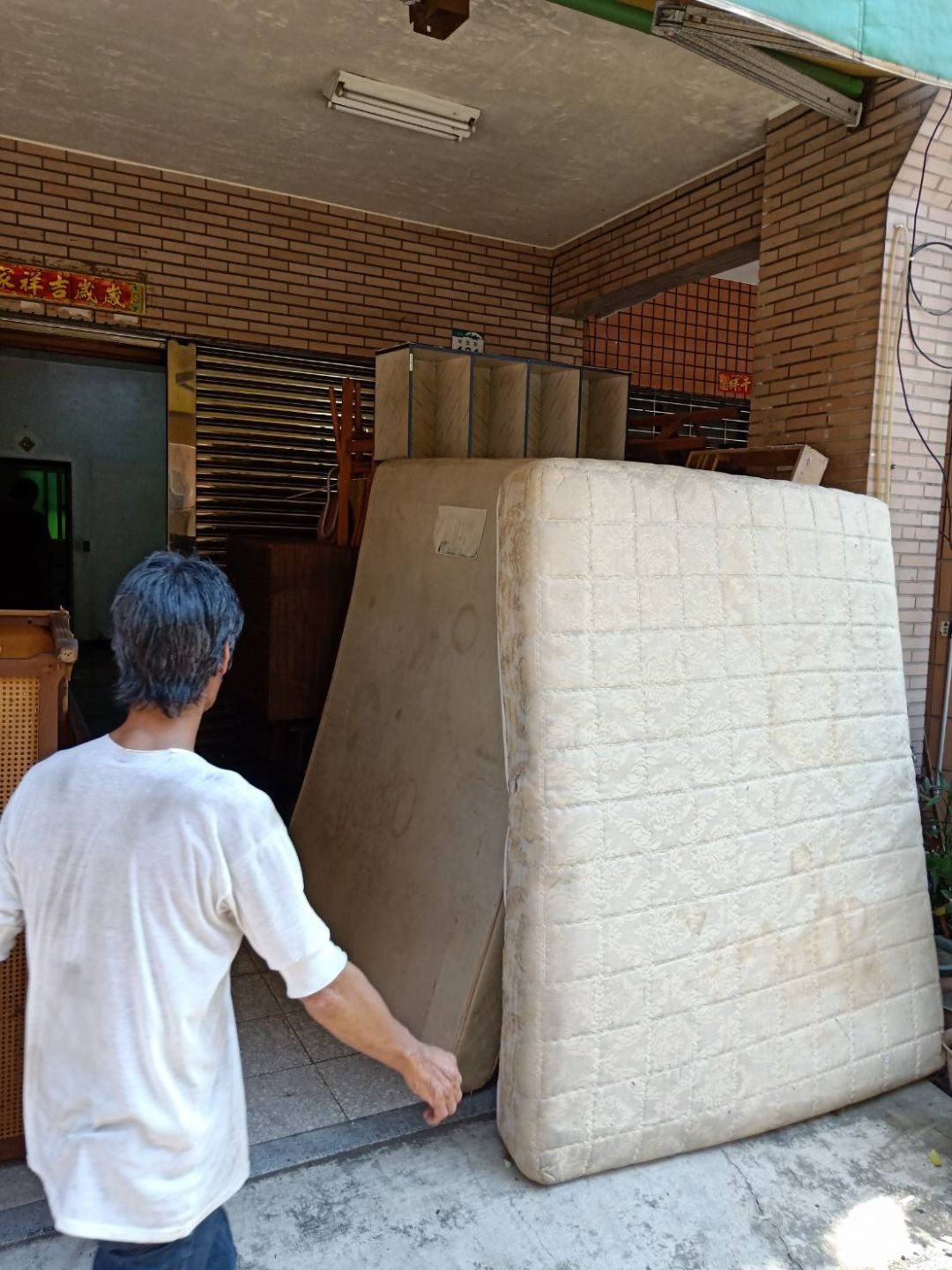 高雄搬家價格計算主要以「出車數量」來計算。